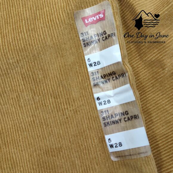 Levi's 94' Baggy Shaping Skinny Capri Corduroy Pants Size 28 (6) - Picture 2 of 6